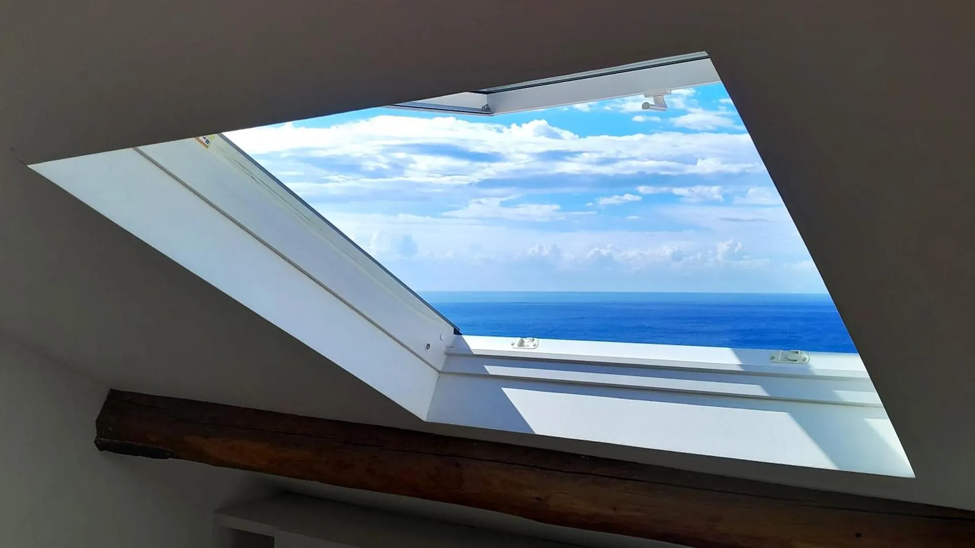 Attico Sul Mare By Smart-Home Janov