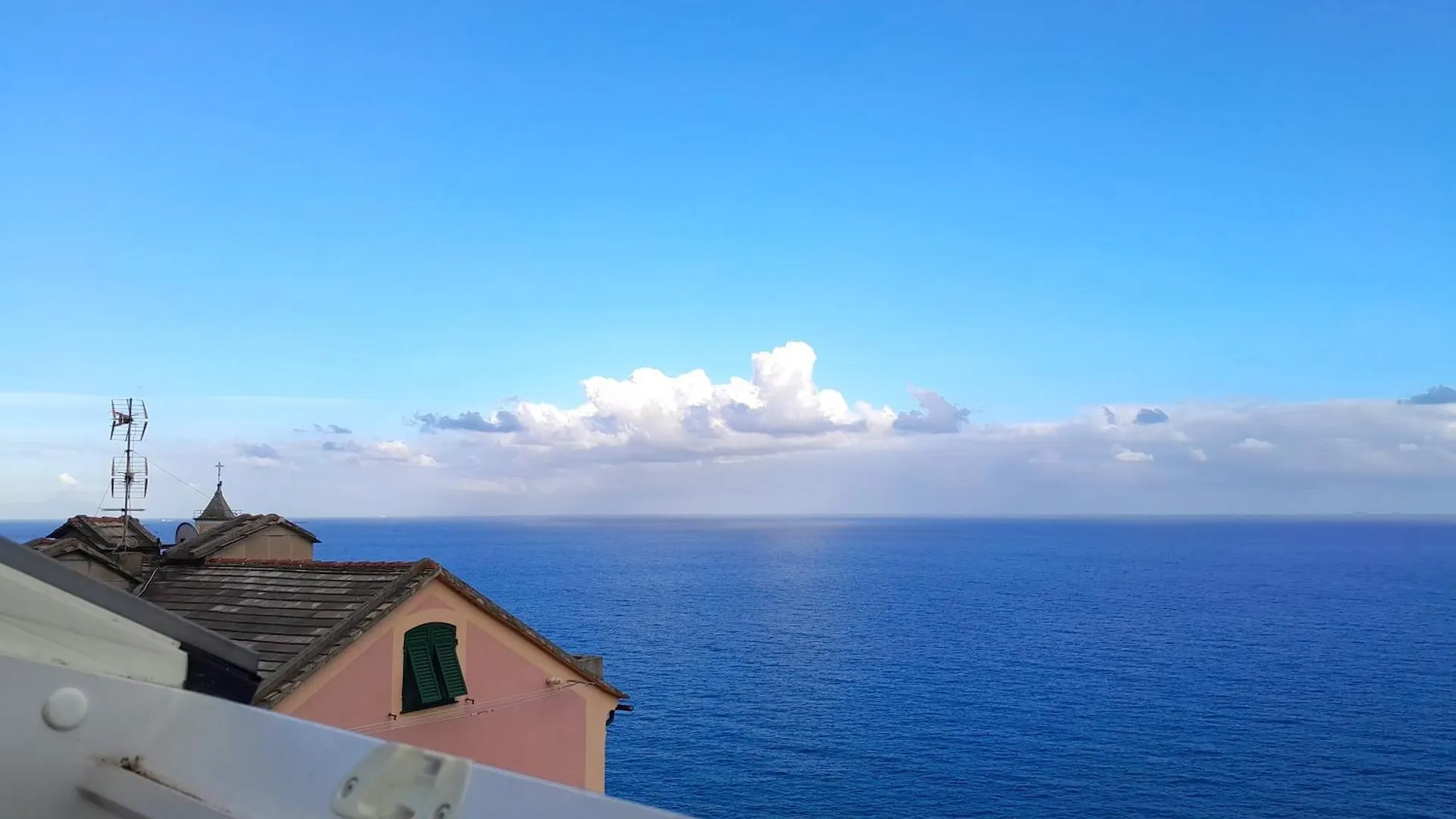 Attico Sul Mare By Smart-Home Janov